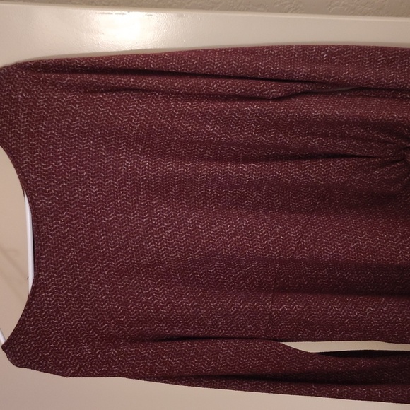 A l y x  women's shirt maroon in color with tie in the front size large - Picture 3 of 9